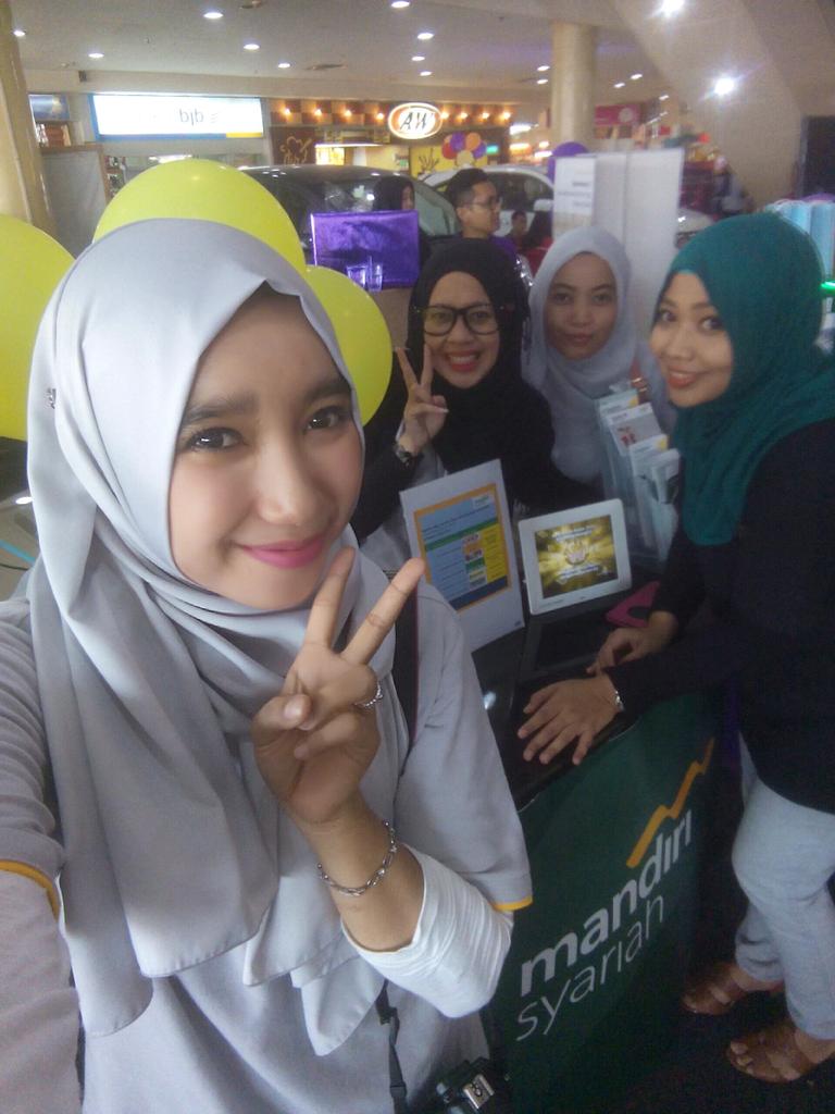 nnayusnaa's tweet image. @sukses_menabung hayooo tmen2 buka rekening bsm dpt hadiah menarik.. dteng aja ke clg super mall #bsmibvaganza