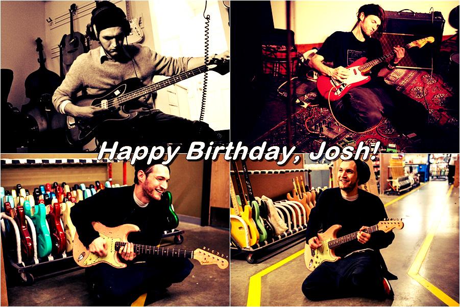 Hoje, 3 de outubro de 2015, Josh Klinghoffer completa 36 anos!

HAPPY BIRTHDAY, JOSH! 