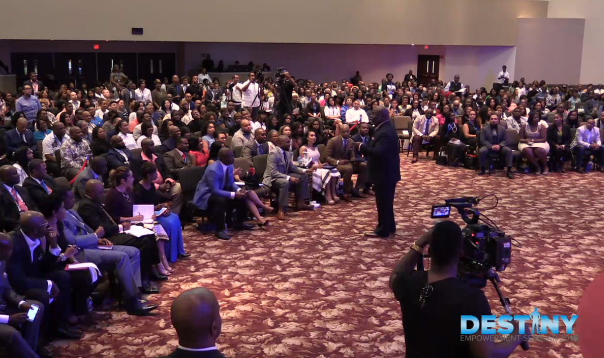 BishopJakes's tweet photo. As a leader you have to set the rhythm, once you set the rhythm everybody will join in! #Destiny2015 http://t.co/pzigpSKL1A