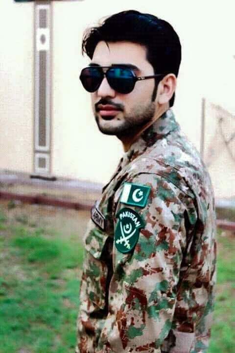 PakArmy01's tweet photo. #Pak_@RMY http://t.co/lRksYnLsO8
