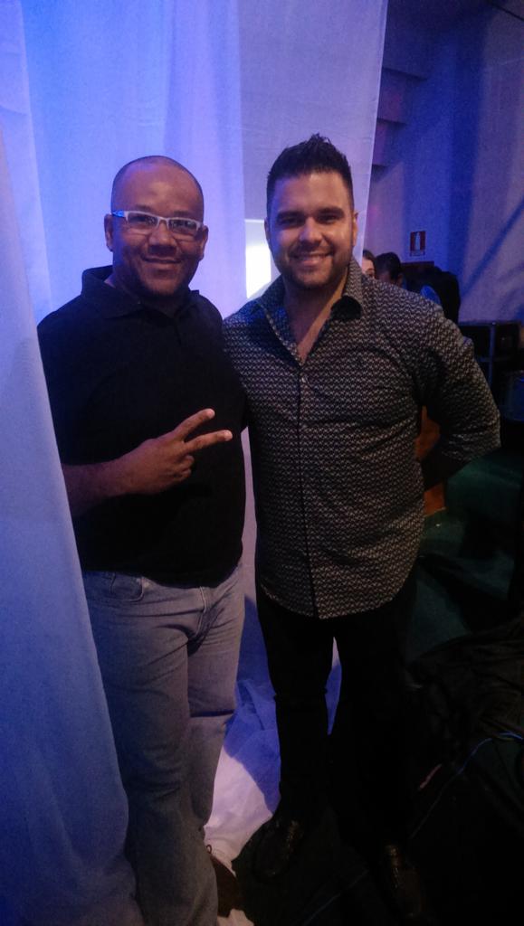 jaksonherrera's tweet photo. Aquí con mi amigo sundingalue http://t.co/I6E2hAjMip