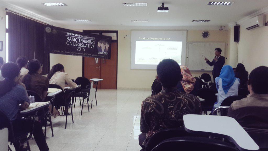 bpmfkunud's tweet photo. Pemberian materi ketiga oleh Ketua BPM 2015 dengan materi Kepemimpinan dan Struktur Organisasi di dalam BPM 👏 http://t.co/CN42ZAy9Pr