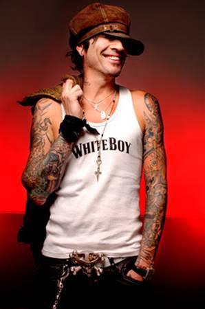 * Happy birthday, Tommy Lee *
and happy sober birthday to me 