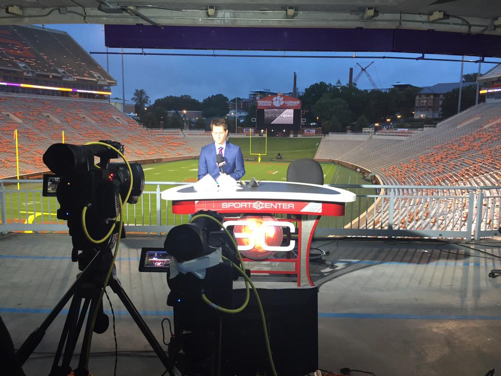 ClemsonTigers's tweet image. .@SportsCenter live from Memorial Stadium. Kicking off a full day at Clemson!