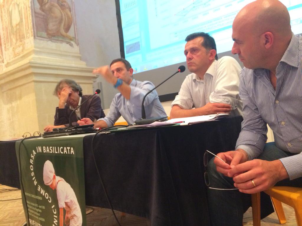 alsiasocial's tweet photo. compost_Basilicata, #DITRIA: costo igiene urbana nazionale è aumentato del 60% in 10 anni, Consorzio #Priula solo 8% http://t.co/Lg3z0VcEea