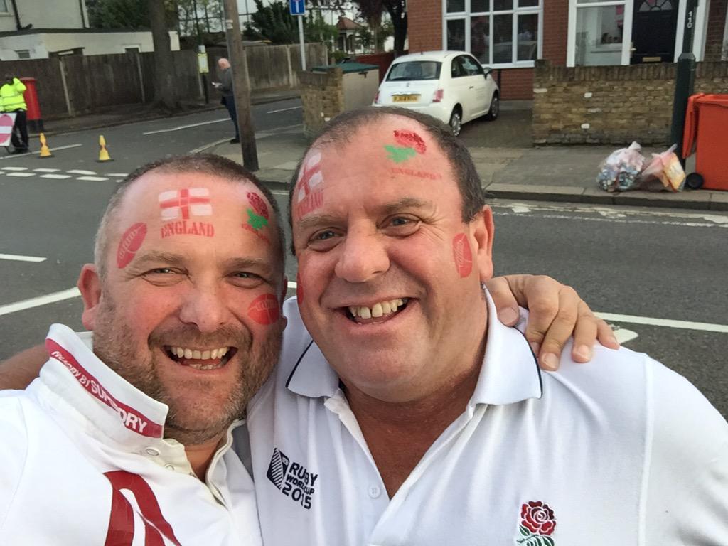 PaulHalfpenny2's tweet photo. Come on England we can do it!! #carrythemhome #RWC2015 #ENGvAUS #WearTheRose #jssecurity http://t.co/A8p8pYFHQs