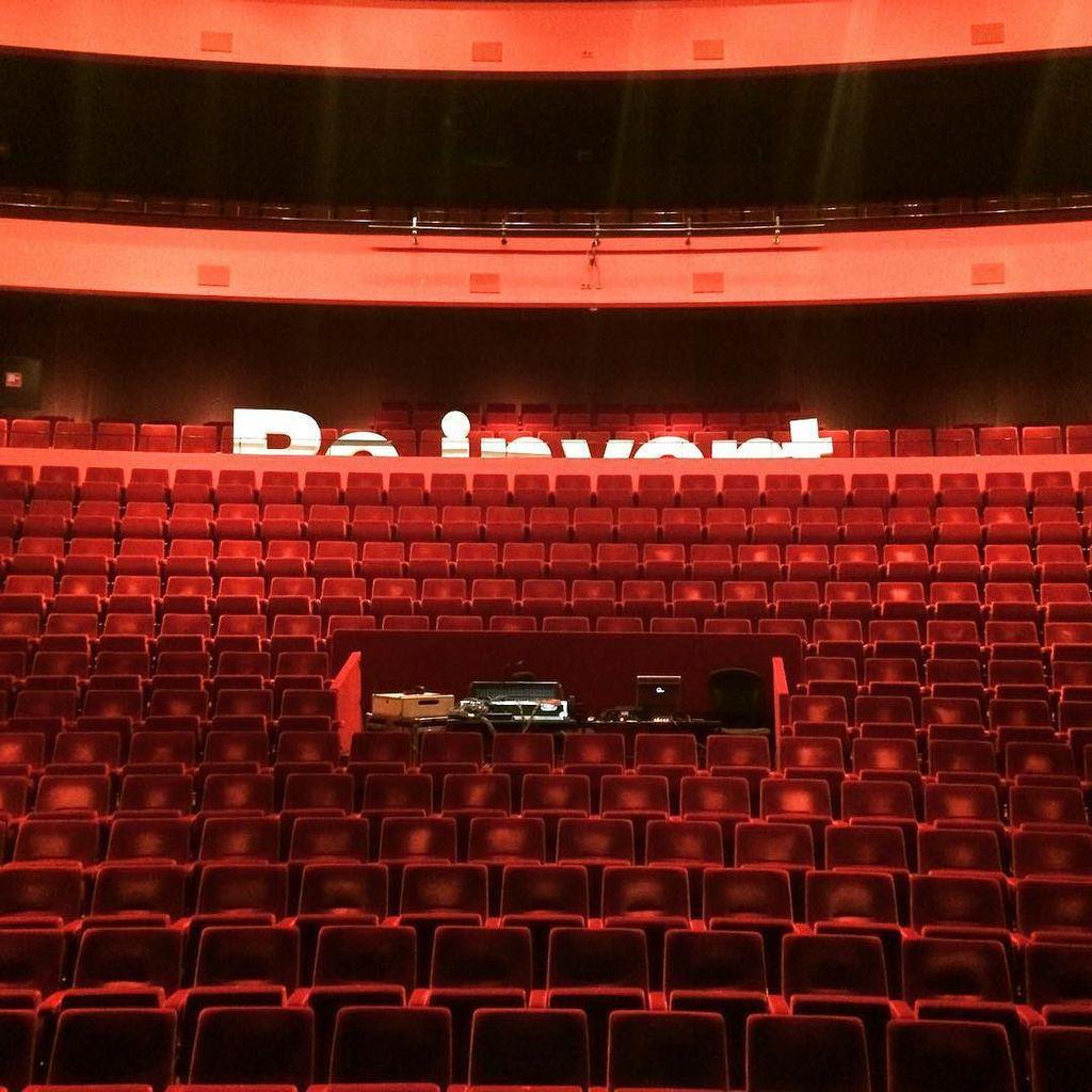 vandeWerk's tweet photo. Rotterdam. Re.invent! #makeithappem >> http://t.co/3LXdNechN7 http://t.co/OjfHdaaQOM