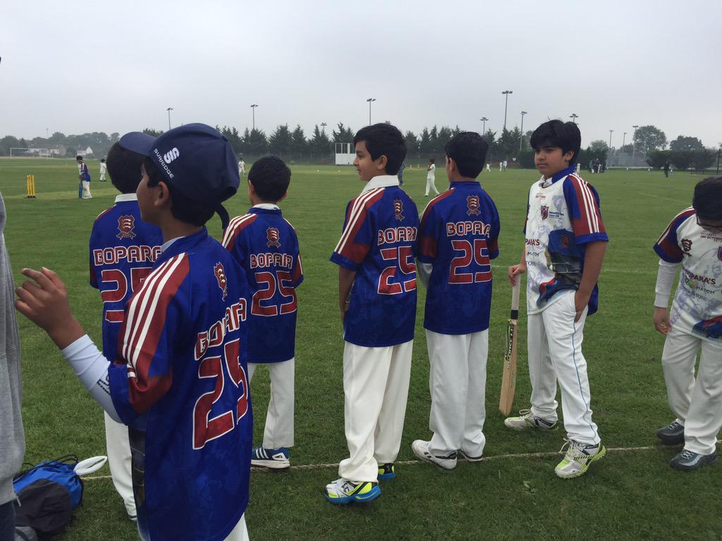 arfanakram's tweet photo. The first part of @BoparaBenefit @HCCCBenefit event has started. Kids looking great in @ravibopara shirts. http://t.co/b6ecKAq9BM