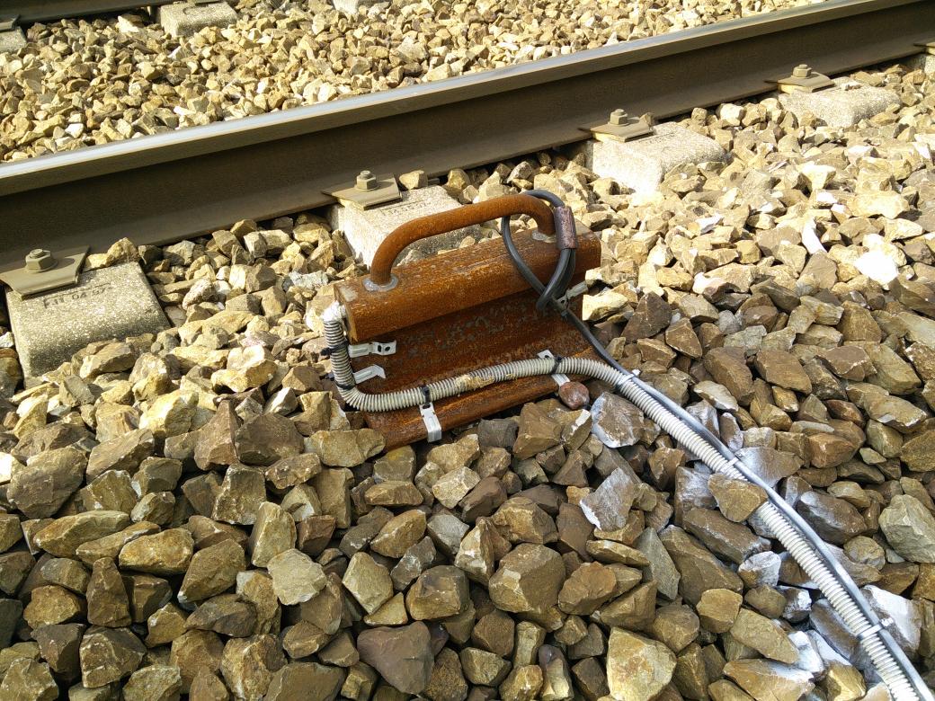 pgentile_'s tweet photo. Coupon de rail connecté pour relevé de température du rail @InfrapolePN ! http://t.co/TBR5hMjIiI