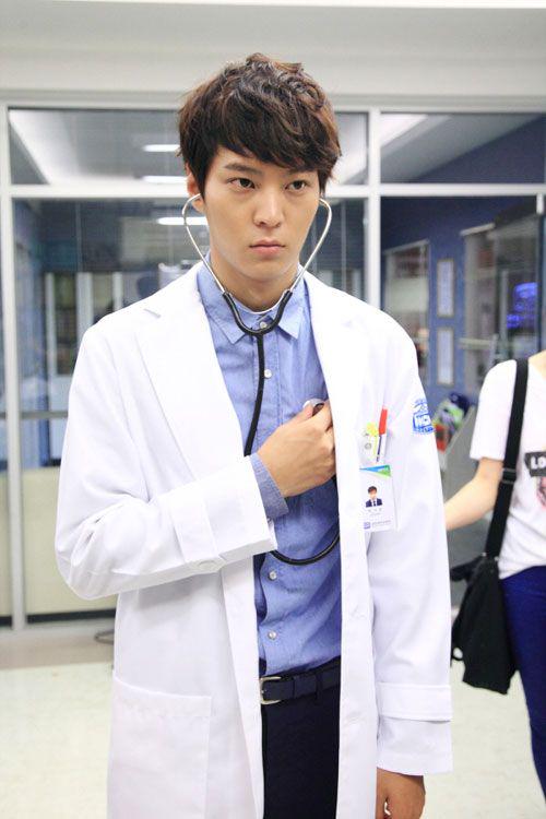 Дорама врачи корея. Хороший доктор дорама Корея. Чжу вон хороший доктор. Доктор чужестранец.
