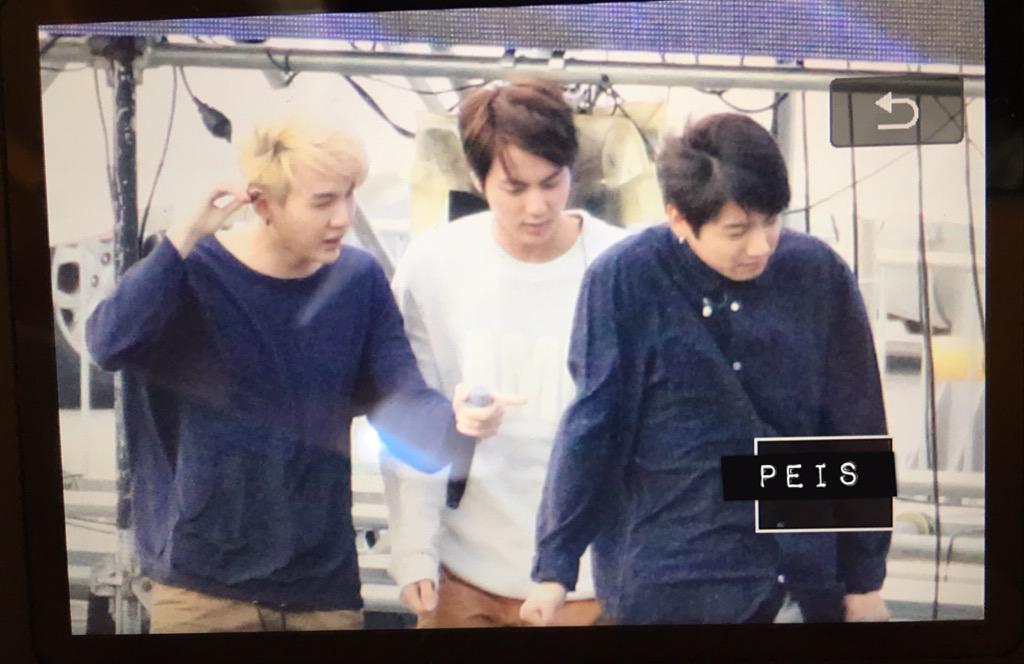 왜이렇게 행색들이 자다가 마누라한테 집밖으로 쫓겨난 사람들같냐 | 인스티즈