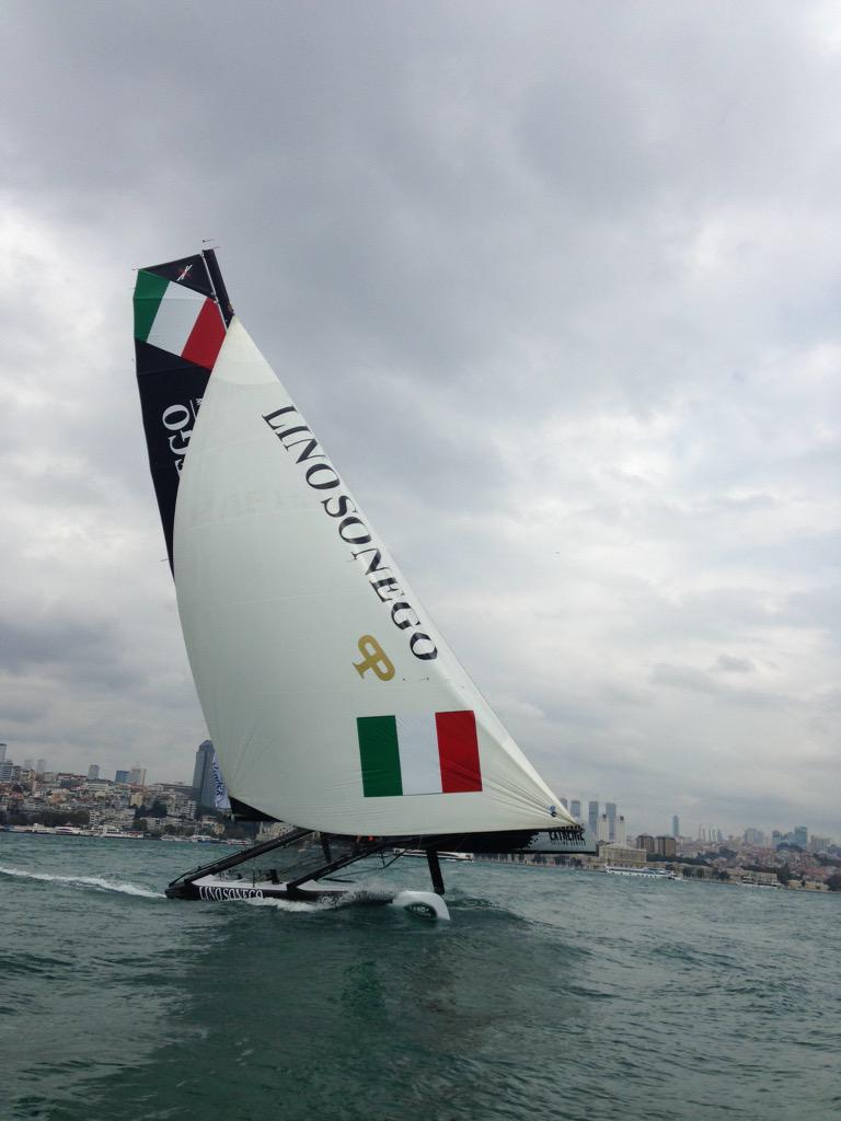 Andy_Tourell's tweet photo. Holy Cow, an intense hour! @Lawrencesailing going for lie down before we pull the fleet back into stadium mode #exss http://t.co/wLpQFpfLV8