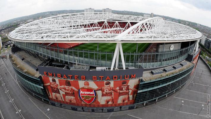 Arsenal's tweet photo. Get all of the latest @Arsenal updates ahead of #AFCvMUFC in this morning’s Media Watch: http://t.co/lJgIwxCw0X http://t.co/ATqz7iJobM