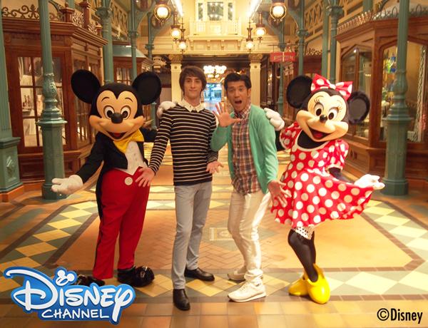 ディズニー チャンネル公式 Pa Twitter この後18 00から放送の 世界のディズニー リゾートへgo パリ編のスタートを記念してディズニーランド パリ限定の素敵なグッズが当たるプレゼントクイズを実施 応募詳細はコチラ Http T Co Jeeym4yt5f Http T Co