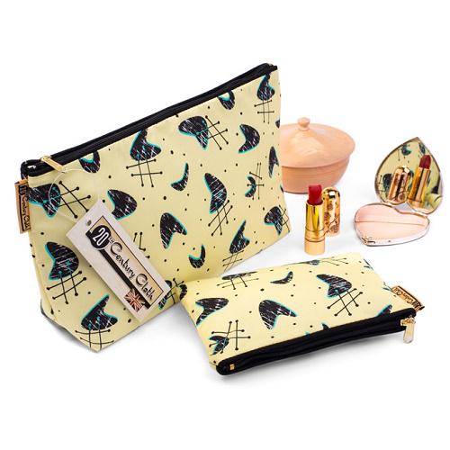 MakeItBritish's tweet image. #BuyBritishDay - we've got a fab washbag set from @C20thcloth to giveaway buff.ly/1PUx1Gf