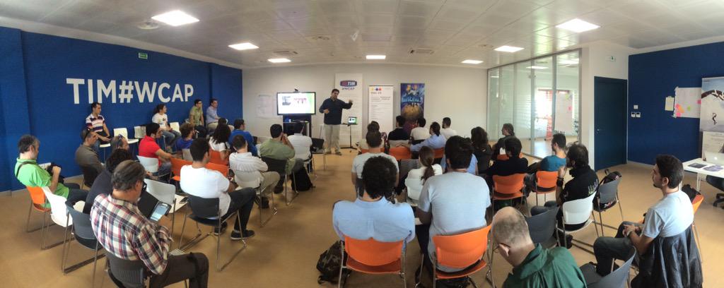 dariodotzero's tweet photo. #engagement è la chiave del successo di ogni buon #game. @ELudoInteractiv a #PAC15CT http://t.co/MqKGCuPGUe