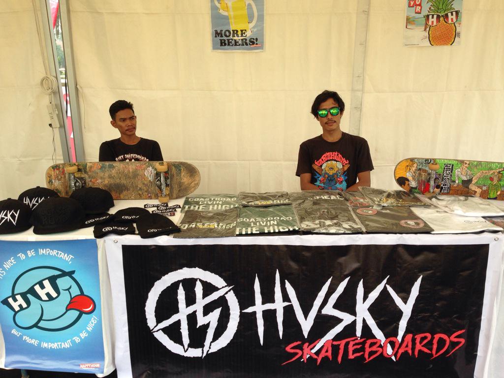 hey yooo..!! kita ada di lapangan mtq perbaungan acara club mild. booth kita juga ada. silahkan merapat..!! toss🍻