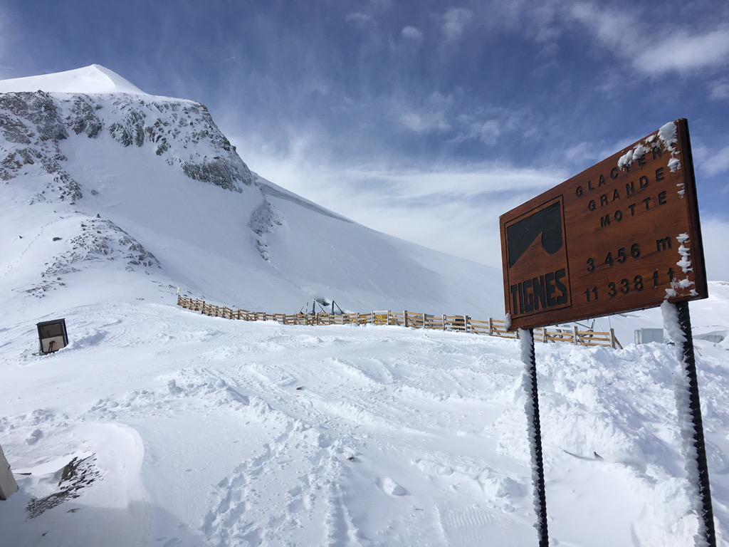 Amazing conditions on the #Tignes #glacier #winterishere 😀