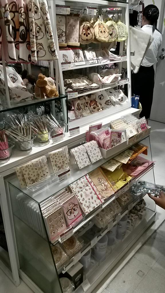 GreenAlpaca1's tweet photo. New autumn release at Its Demo ft. Chip n Dales, cups, purses, stationery, shoppers and more~♥♡♥♡ http://t.co/vDABAvgSMx