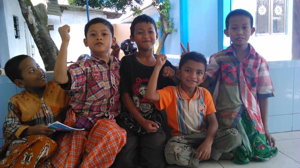 berbagi_teman's tweet photo. We are Rizky, Ikhsan, Yahya, Santoso, and Gilang
EYL Volunteer Kudus
Nantikan kami di sekolah selanjutnya yaa :) http://t.co/YteSquezC4
