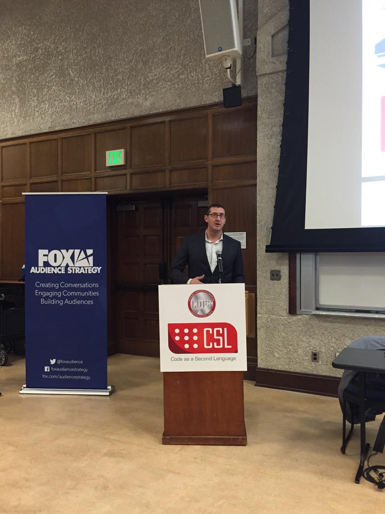mongeliliana's tweet image. The @HHFoundation #BoardChair @EmanuelPleitez takes the mic 2 get this #LatinoCoder event up & running! #LatinosCode