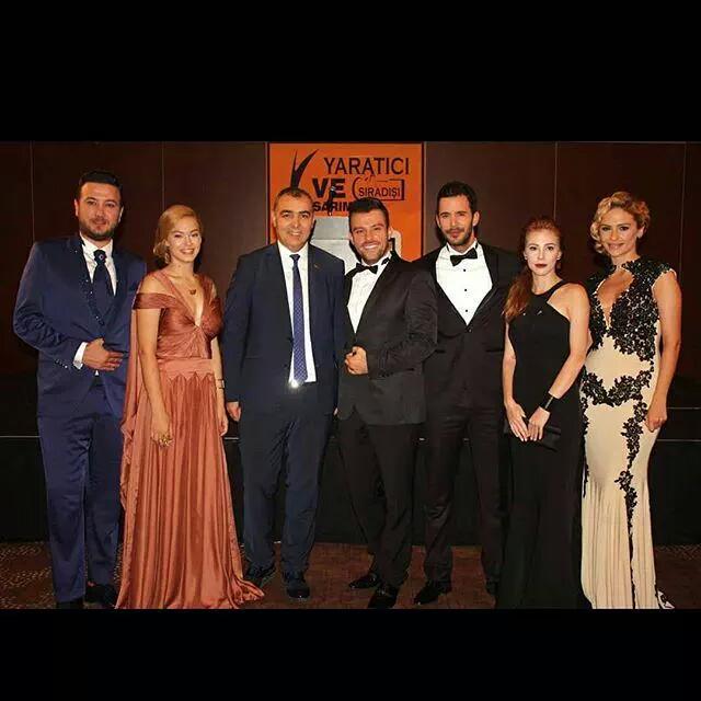 parodiyasemin's tweet photo. Her zaman ki gibi mükemmeliz. 
#KiralıkAşk
@BademciSalih @elcnsng @arducbaris @gzdsnm @onurbuyuktopcu http://t.co/RWlPVOK8dx
