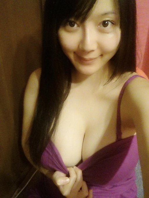 お風呂あがってのんびりしてる(*~&rho;~).｡oO http://t.co/MDNxSEC7kf