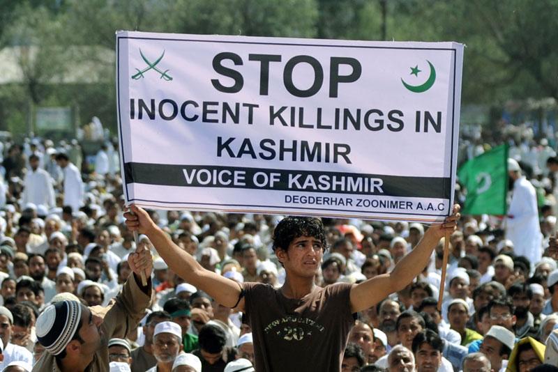 india_Terrorist's tweet photo. #KashmirHatesindia
#Kashmir
#UN #humanrights
#PMModi #ModiFail
#terroristArmy
#IndianArmy #ModiCriminal #modiinHell http://t.co/YCUD1gmTD2