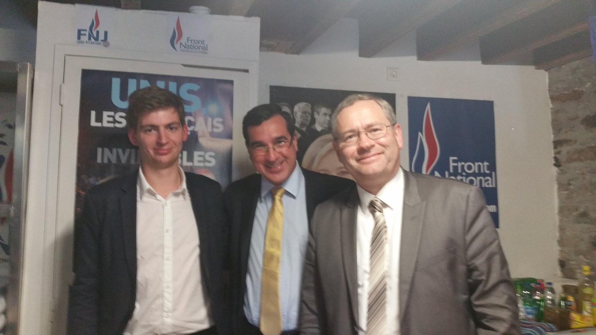 Sam_du_44's tweet photo. Réunion #FNJ44 sur l'immigration animée par @ArnauddeRigne et avec comme invité @Gilles_Lebreton ! http://t.co/Fhnp1Fsznp