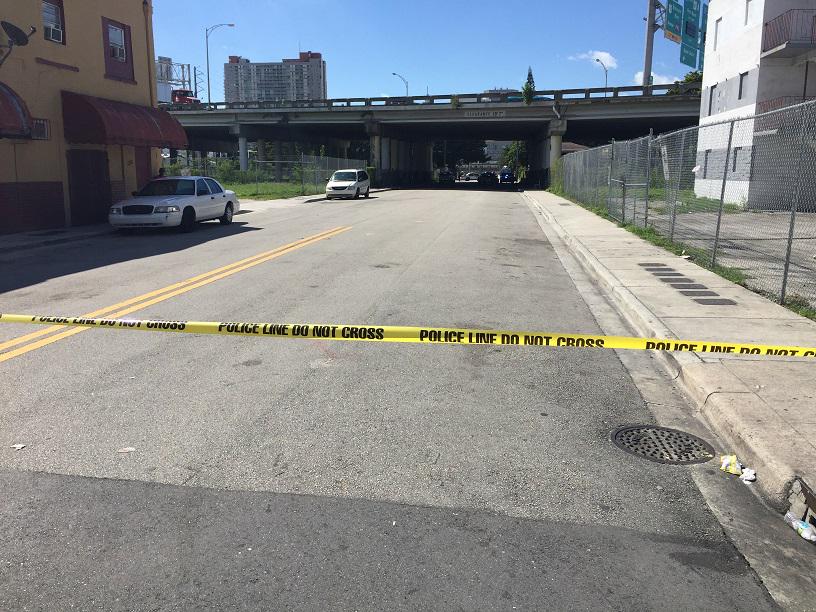 1 person detained after shooting in downtown Miami local10.com/news/1-detaine… http://t.co/mppTTIxANu