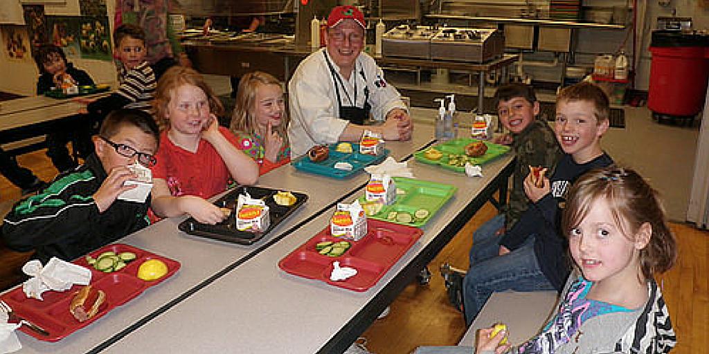TopCommonGround's tweet image. Recess Before Lunch – The Secret Ingredient of Montana’s School Lunch Program buff.ly/1Rj85cy via @USDA