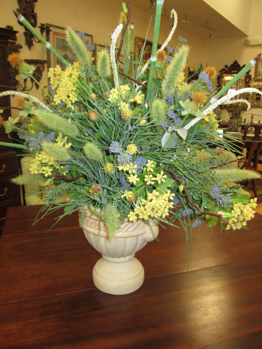 EncoreDec's tweet image. Just in today!!  Wonderful silk fall floral arrangement!