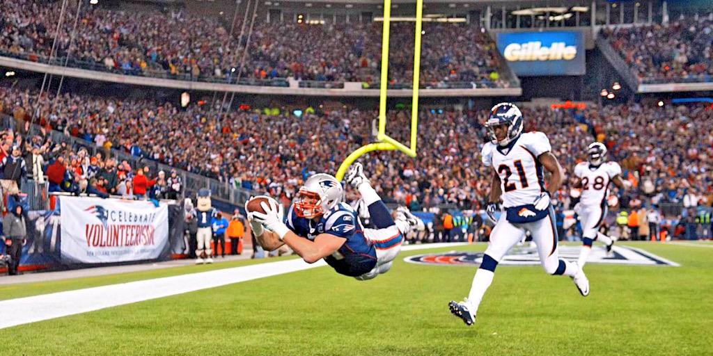 88_dmitri's tweet photo. "Customer service isn't a department, it's everyone's job." @EMCcorp #CXday this week with @RobGronkowski! #EMCTCE http://t.co/ef6jeaO85A