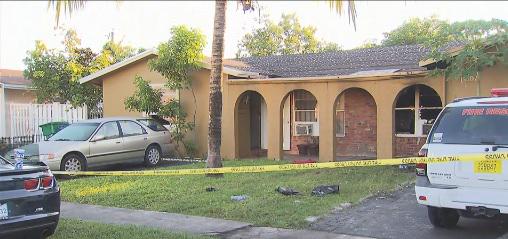 14 people are displaced from their duplex after a fire sparked early this morning local10.com/news/14-displa… http://t.co/rCooCVixmN