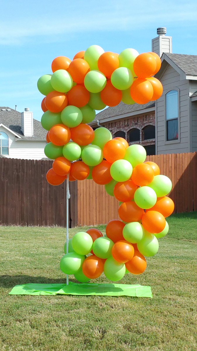 FriscoParty's tweet photo. #friscopartystat #yardballoons #balloonsdallas http://t.co/NBmMgB30bS