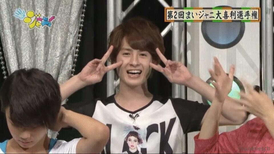 WEST_todoke's tweet photo. 貴方が関西Jr.を卒業して半年

今もテレビをつけると

貴方が出てくるんじゃないかなって思ってしまう

貴方の卒業はファンにとって悲しいことだった

でもね、たくさんの人が貴方の新しい素敵な夢応援しています

ふぁいとーま http://t.co/blEYzBKrBg