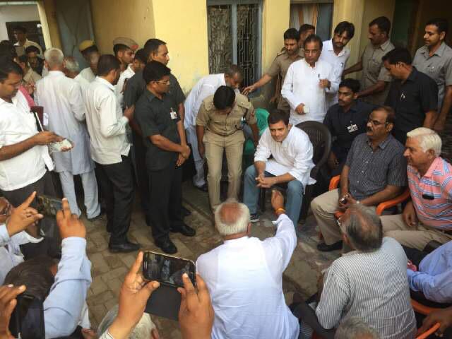 INCIndia's tweet photo. Congress VP Rahul Gandhi meeting villagers in Bisada, Dadri http://t.co/rzeSWUcecu