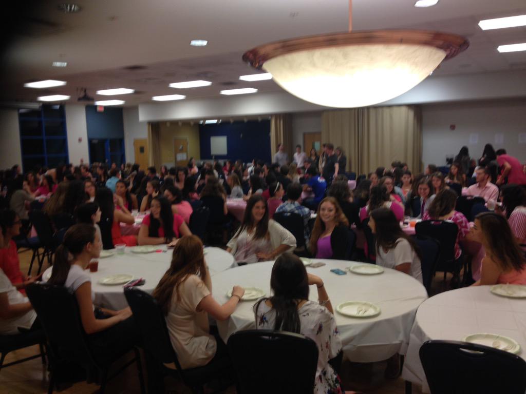 Inspiring Pink Shabbat last night. Full capacity! Thanks <a href="/ufaephi/">UF Alpha Epsilon Phi</a> for encouraging us to do it. <a href="/AEPhi/">Alpha Epsilon Phi</a> <a href="/HillelIntl/">Hillel</a>