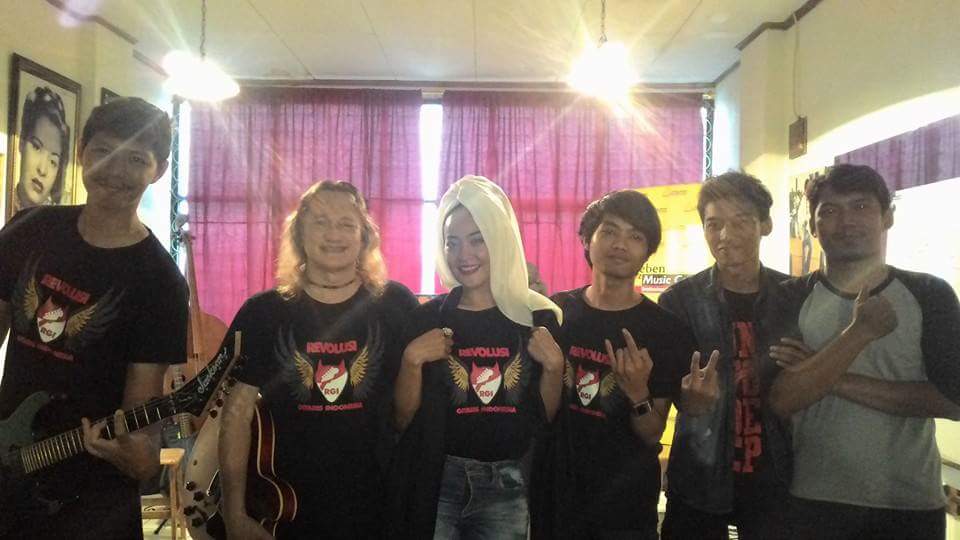 Silaturahmi dengan salah satu guru besar di Revolusi Gitaris Indonesia <a href="/BebenJazz/">Pencari Hakekat</a> bersama <a href="/INNAKAMARIE/">INNA KAMARIE</a>