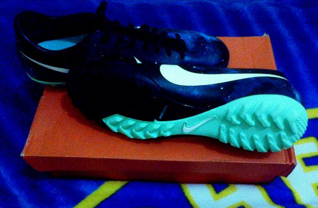 Ini baru cocok dipake dilapang sintetis :D