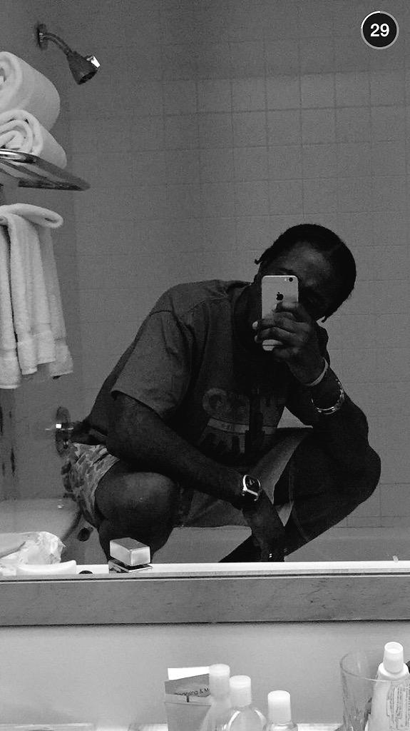 ornellaH's tweet photo. Happy Birthday to the most fashionable coon I know @newregime_koku 🎉  #SelfieGameTooStrong #CornrowsOnFleek  😘😝 http://t.co/ChEbOL3Ear