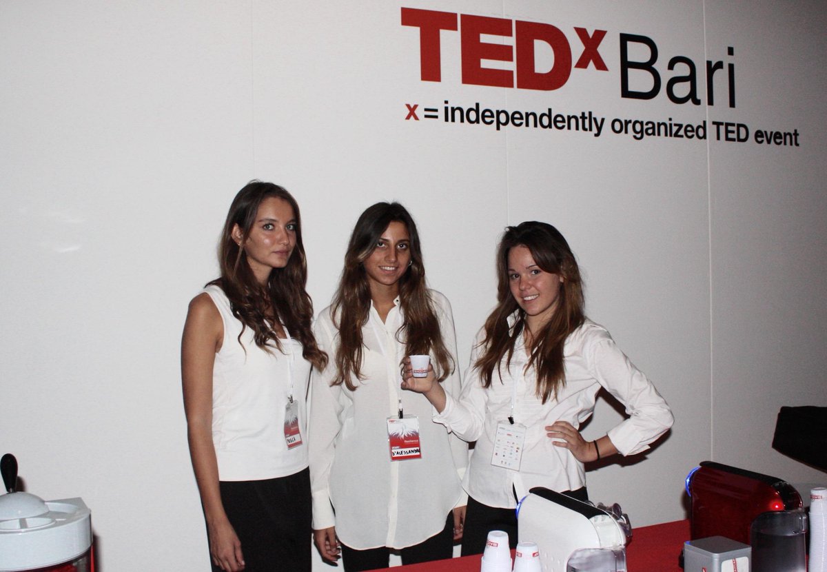 Complimenti ai ragazzi che hanno portato il #TEDx per la prima volta a Bari #TEDxBari