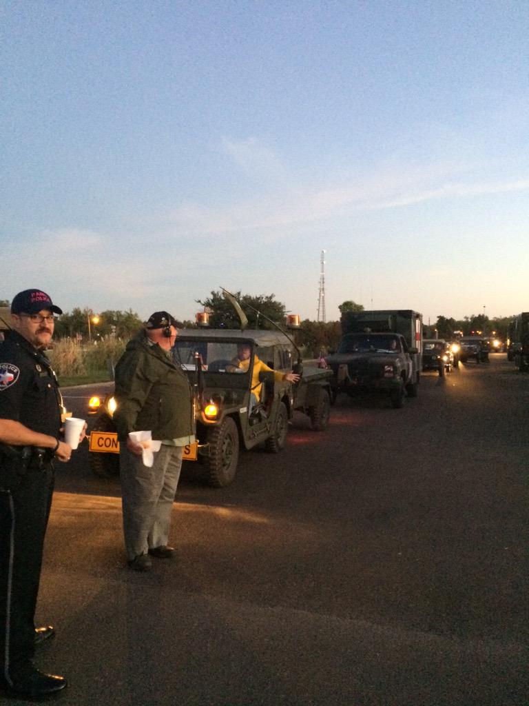 @bankheadhighway @texashistoricalcommission <a href="/MVPA/">Mariví Peláez</a> <a href="/LAMARCOCHAMBER/">Lamar County Chamber</a> military convoy leaving Paris, Tx