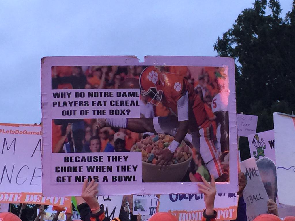 CollegeGameDay's tweet photo. It's almost like they don't like Notre Dame. http://t.co/i9CZSABMIy