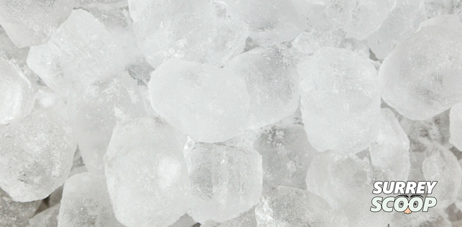 SurreyScoopUK's tweet photo. Ice Diet Lady nearly Starves to Death http://t.co/SWPxKmSB1B #icediet #icechewing http://t.co/9WgywHtbHv