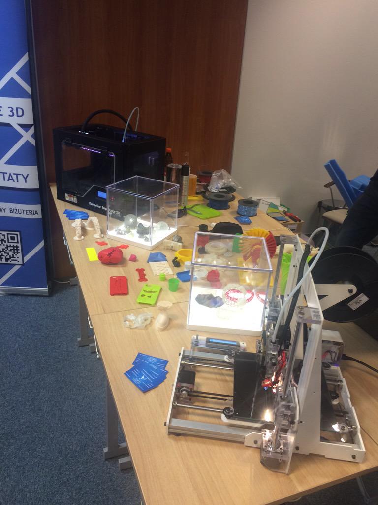 MA_Leinweber's tweet photo. Not only new ways of #prototyping at #SWSpaceGDN #goodoldscissor Looking forward to the #BeSpacial results http://t.co/Yf793b72aT
