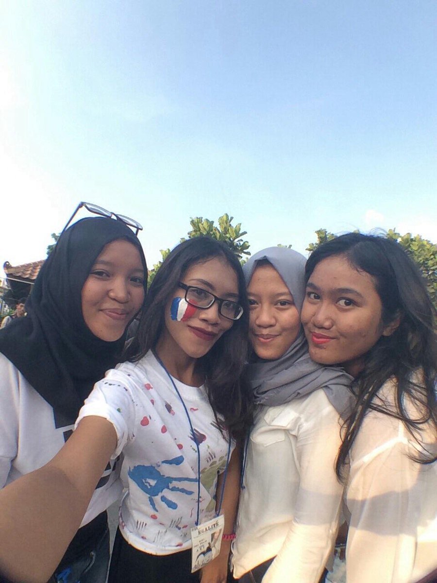 Salam hangat dari kita panitia égalité <a href="/egaliteugm/">Égalité Ugm 2015</a> 😊💞