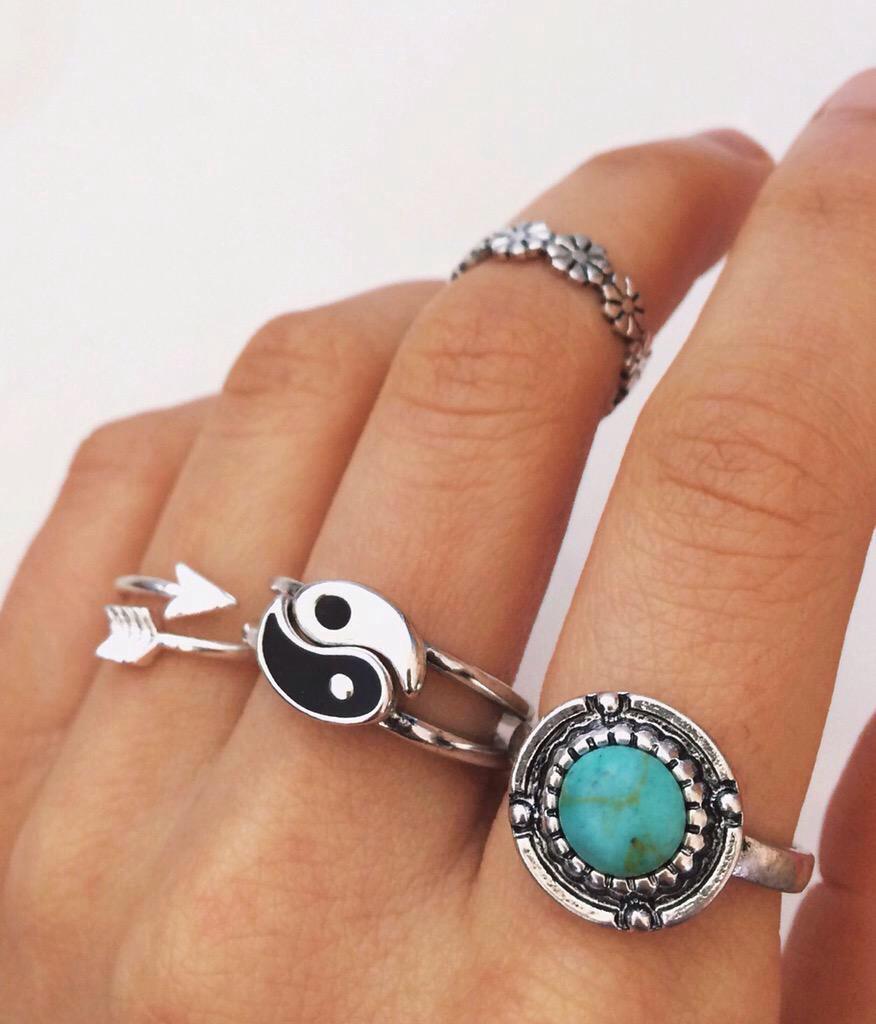 NotGirlyThingss's tweet image. New products available at stargazejewelry.com! Use promo code sns for a discount on ur whole order 😽💖