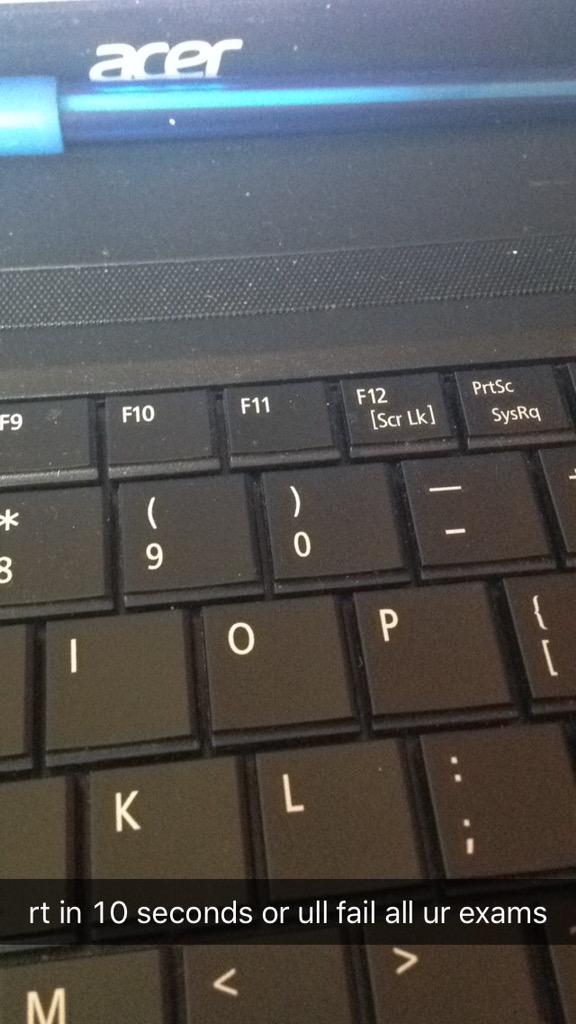 GCQUESTlONS_'s tweet image. omg look what happened to my computer!! nooo!!