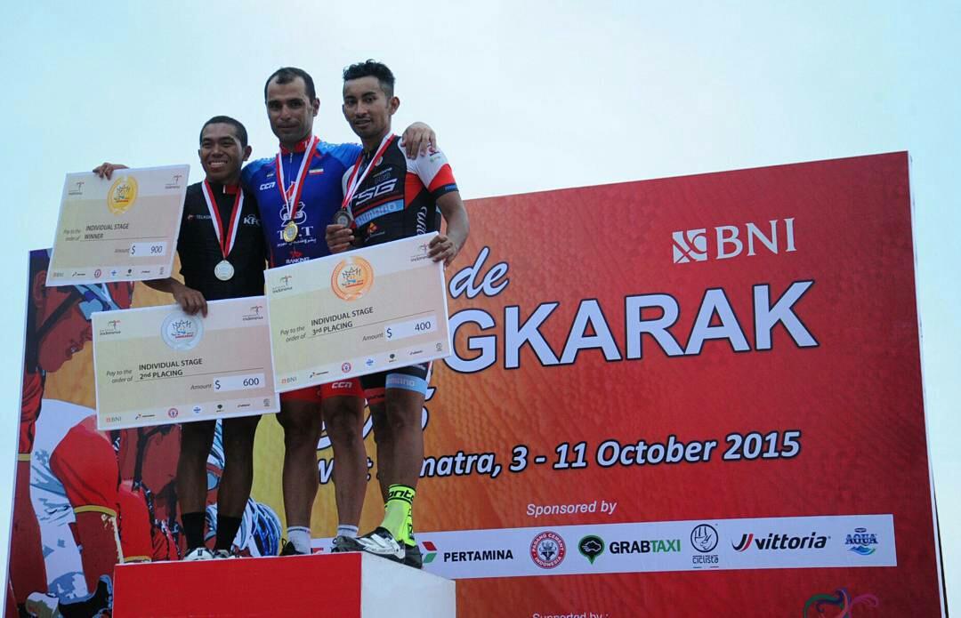 Pemenang @tdsingkarak2015 #TdS2015 etape 1 :

1. Sohrabi Mehdi

2. Abdul Gani 

3. Rosdi Mohd Nor Umardi